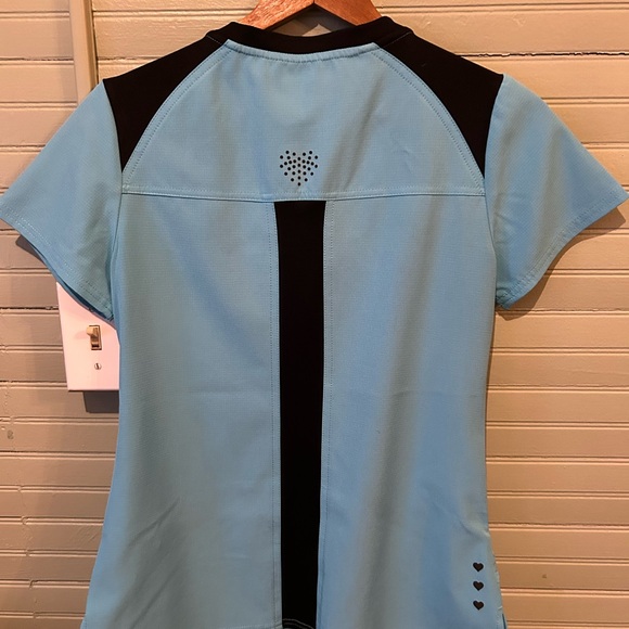 🩺 **LIKE NEW** HeartSoul Women's Zipper V-Neck Blue Scrub Top Size XS - Picture 12 of 13